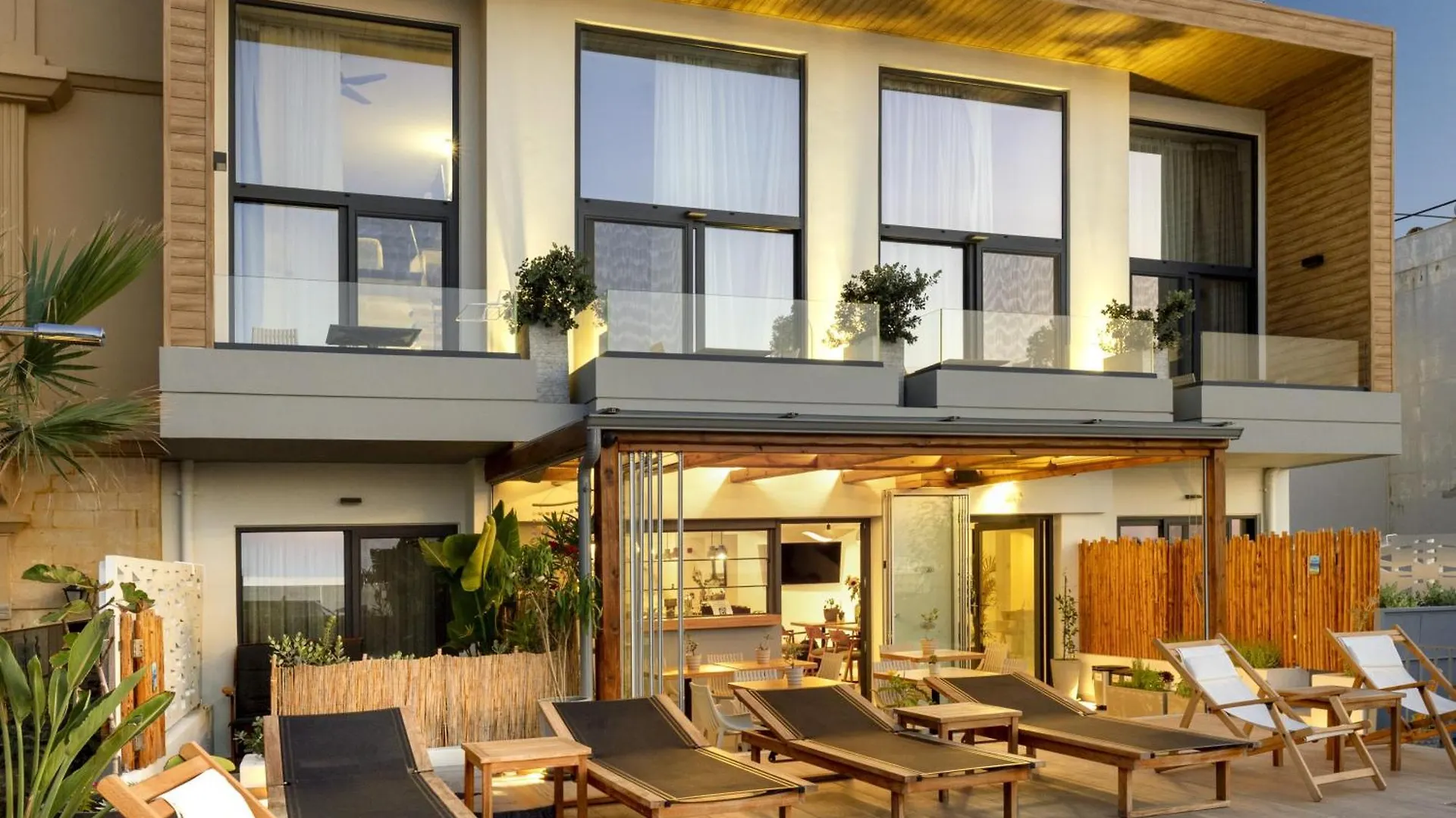 Calla Luxury Seafront Suites Rethymno  Rethymno (Crete)